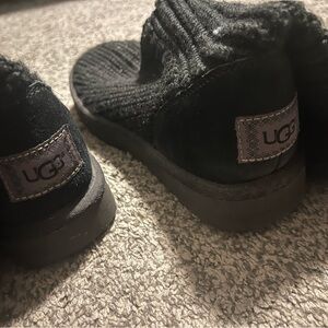 Black knitted uggs size 7